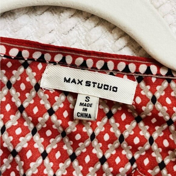 Max Studio Women's Red & Tan Dotted Long Sleeve Blouse 100% Polyester Size S - Picture 3 of 5